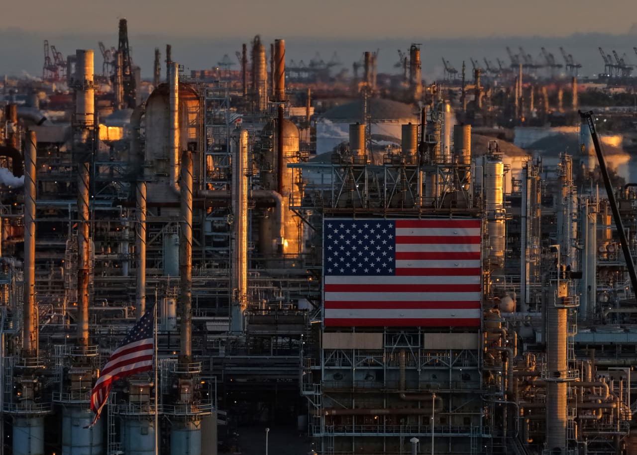 U.S. oil-refinery stocks are up roughly 150% this year. How long could this historic run last? — Frankfurt Sports news