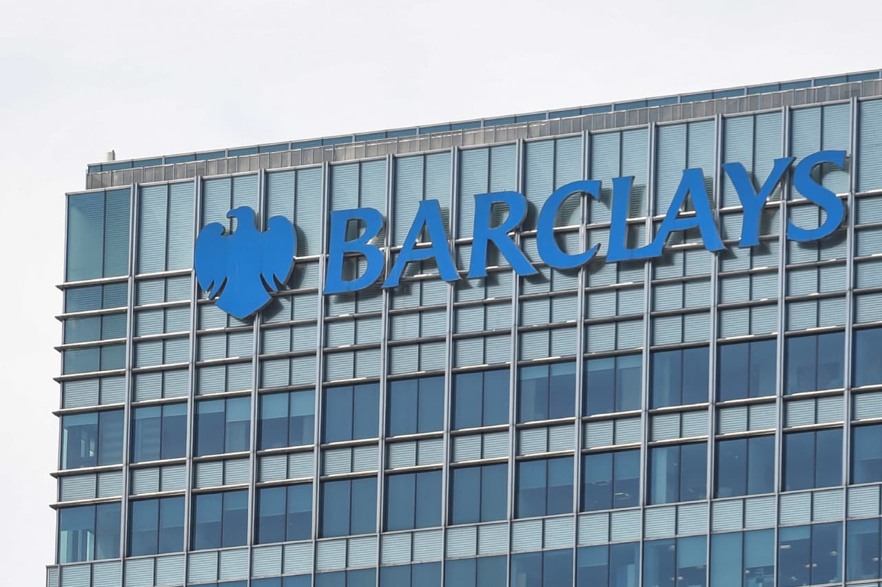 Why a global bank is slashing thousands of jobs — and what the Fed says about AI replacing workers — MarketWatch, Frankfurt Technology news