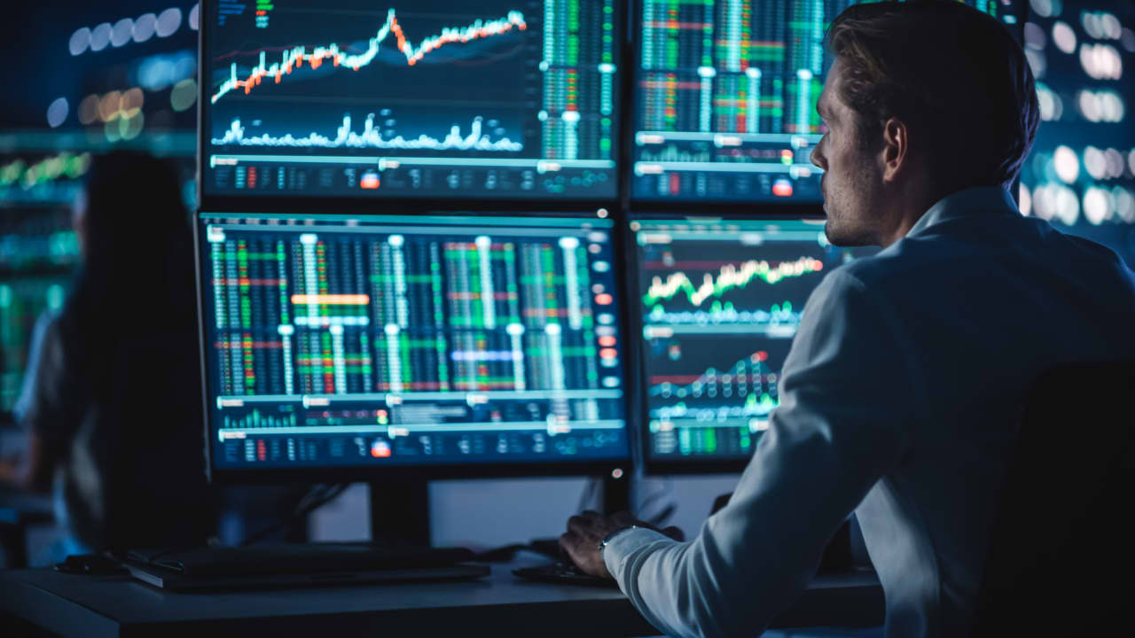 It’s been a painful month for hedge funds. To turn it around, they are shorting U.S. stocks. — MarketWatch, Frankfurt Arts news